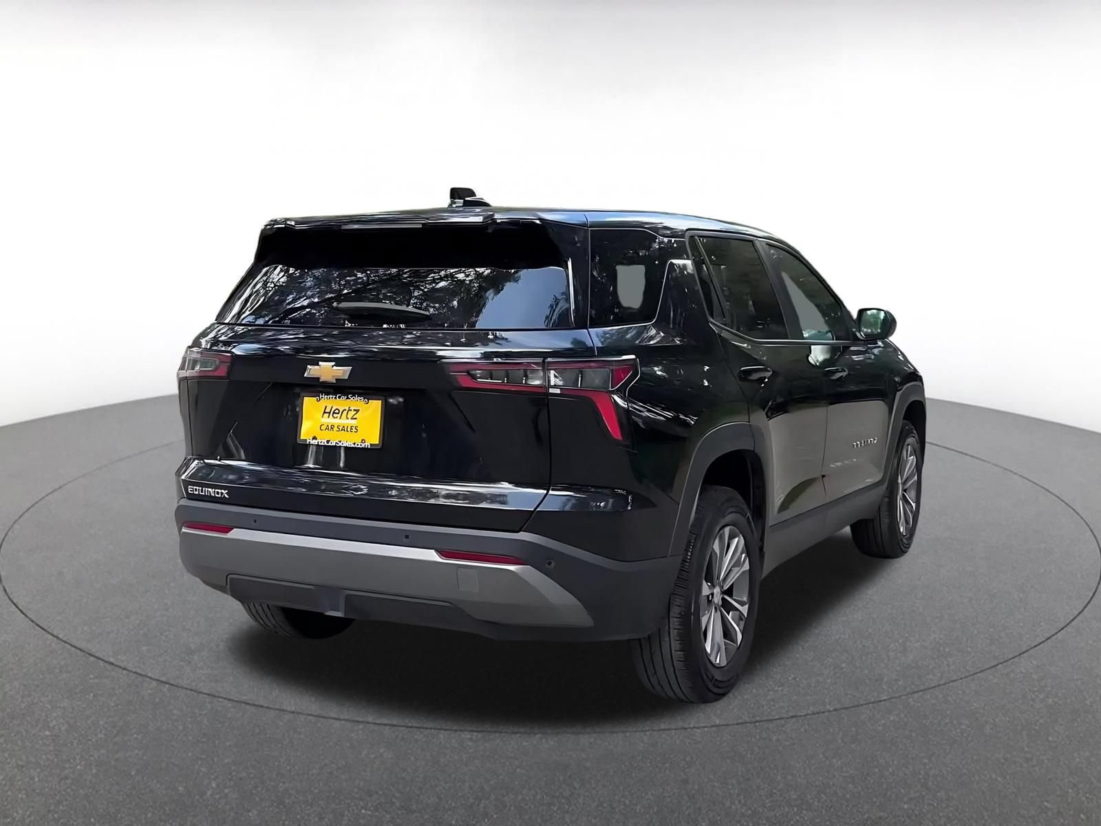 Used 2025 Chevrolet Equinox LT FWD image 13