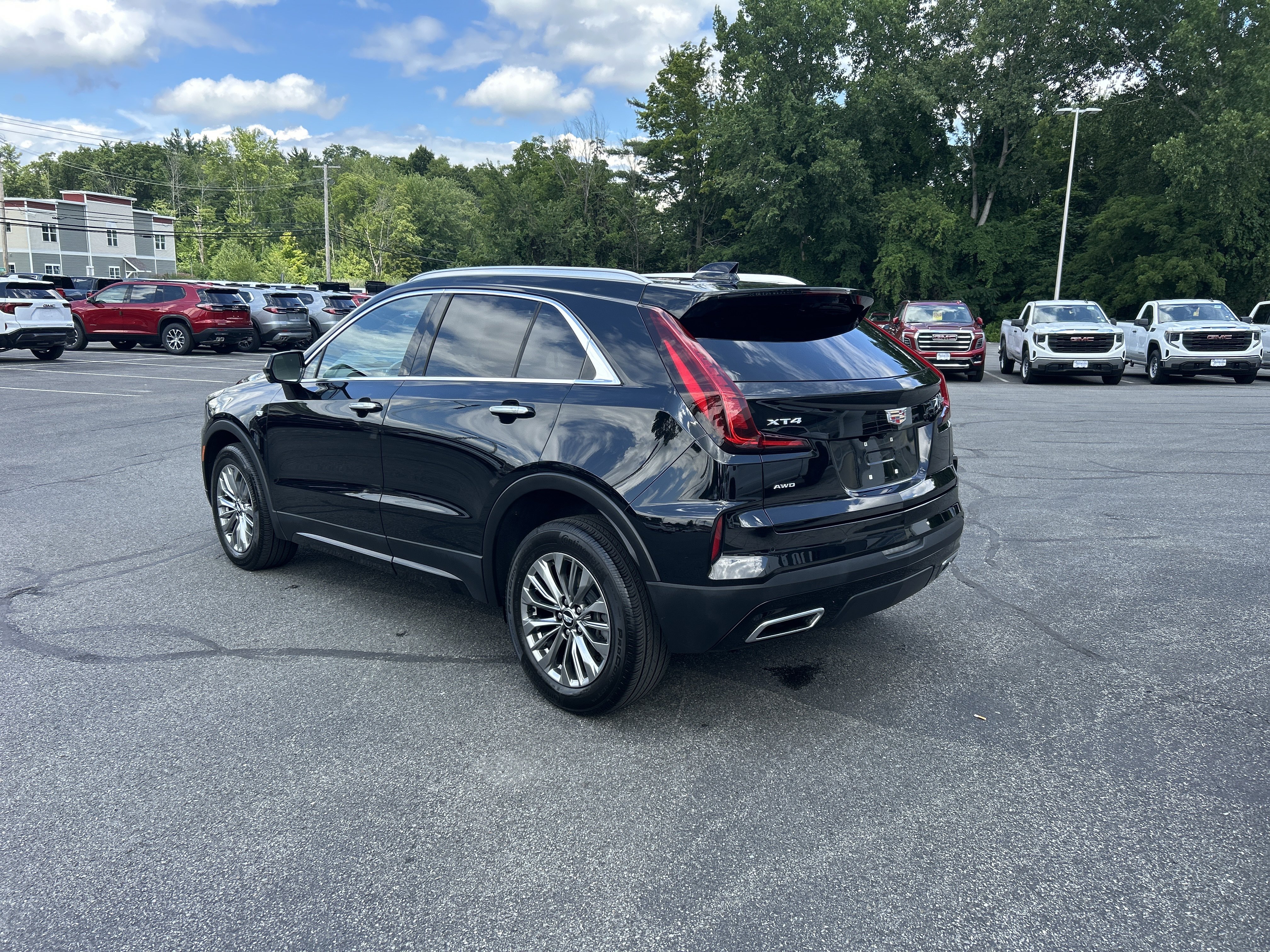 Certified 2025 Cadillac XT4 Premium Luxury w/ Cold Weather Package AWD/4WD image 6