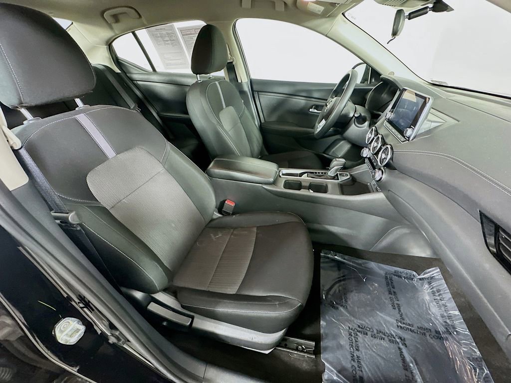 Used 2025 Nissan Sentra SV image 33