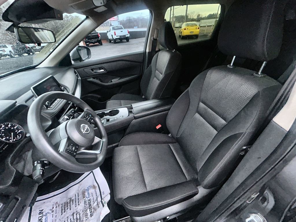 Used 2024 Nissan Rogue SV image 15