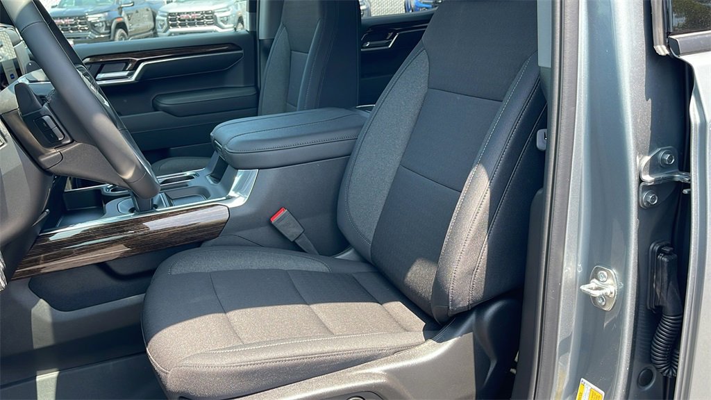 New 2025 GMC Sierra 1500 Elevation image 10