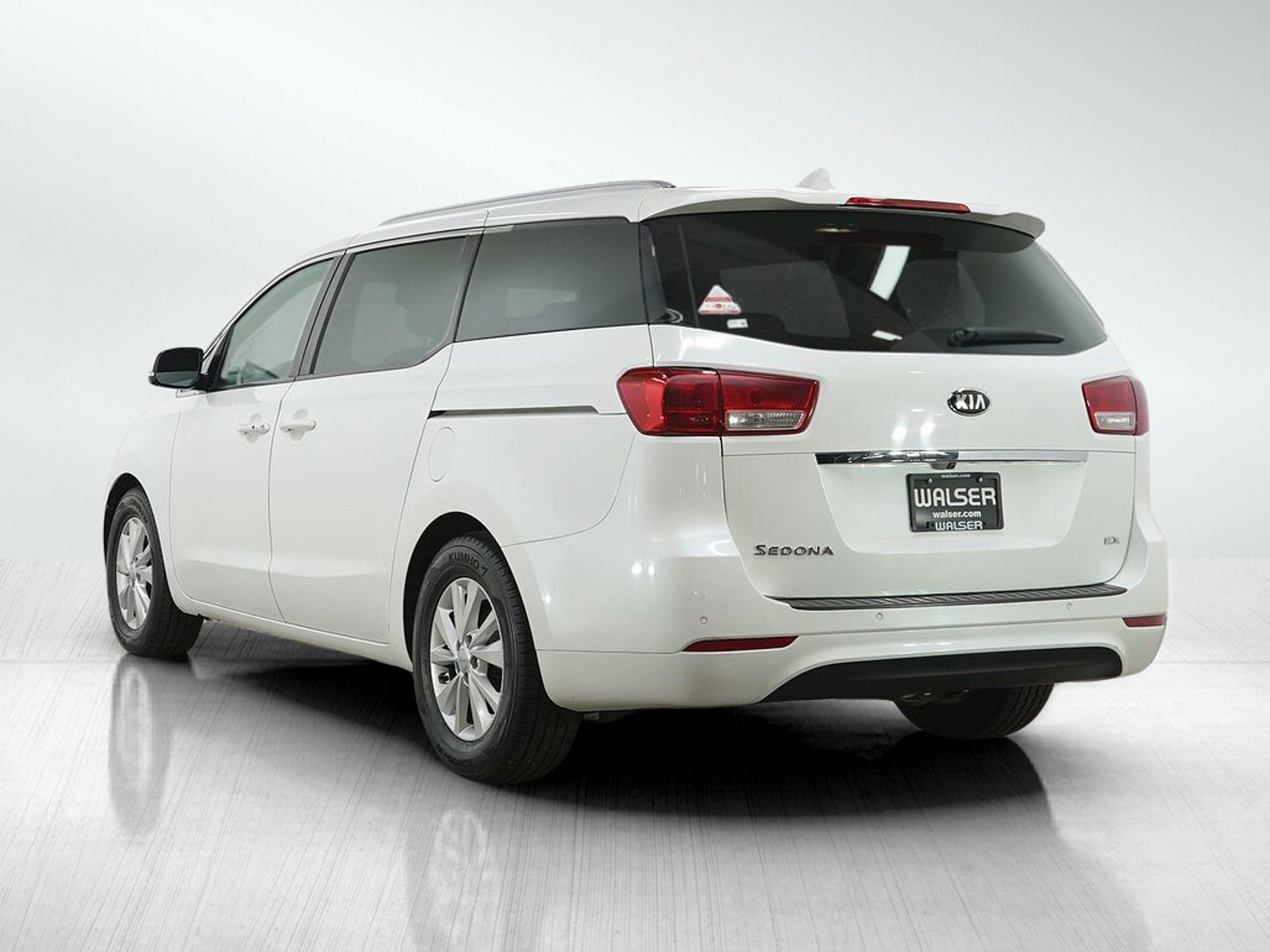 Used 2018 Kia Sedona EX image 4