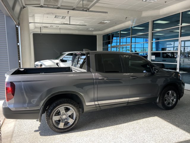 Used 2025 Honda Ridgeline TrailSport image 5