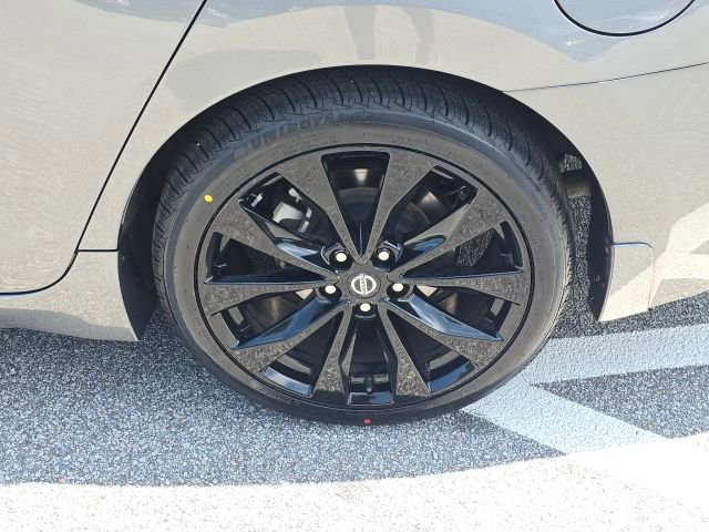 Used 2020 Nissan Maxima SR w/ Sport Mat Group FWD image 10