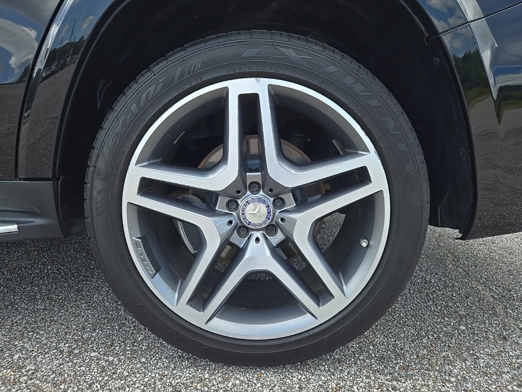 Used 2017 Mercedes-Benz GLS 550 4MATIC image 29