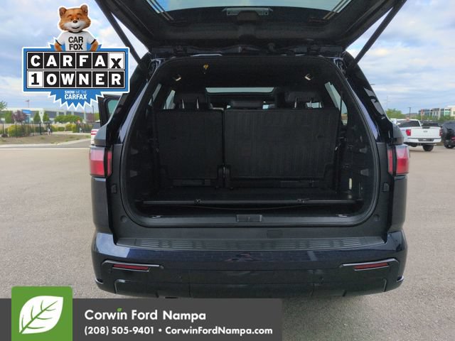 Used 2025 Toyota Sequoia Platinum AWD/4WD image 28