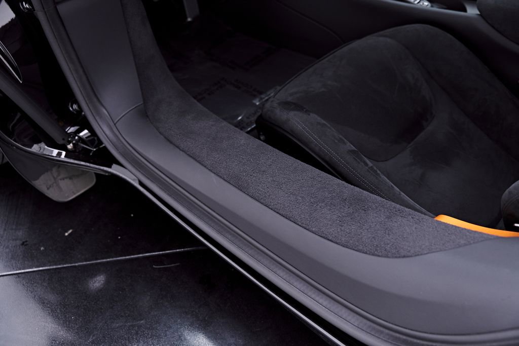 Used 2026 McLaren Artura RWD image 54