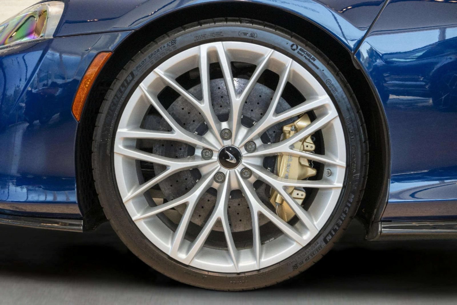 Used 2023 McLaren GT RWD image 9
