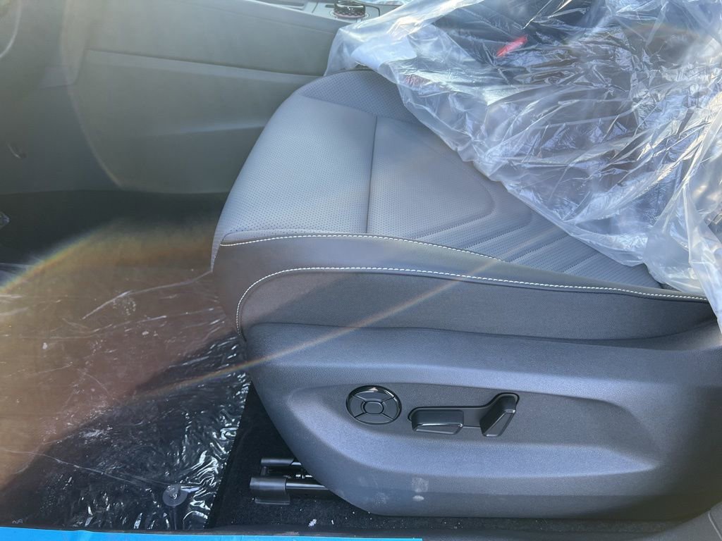 New 2026 Volkswagen Tiguan SE image 15