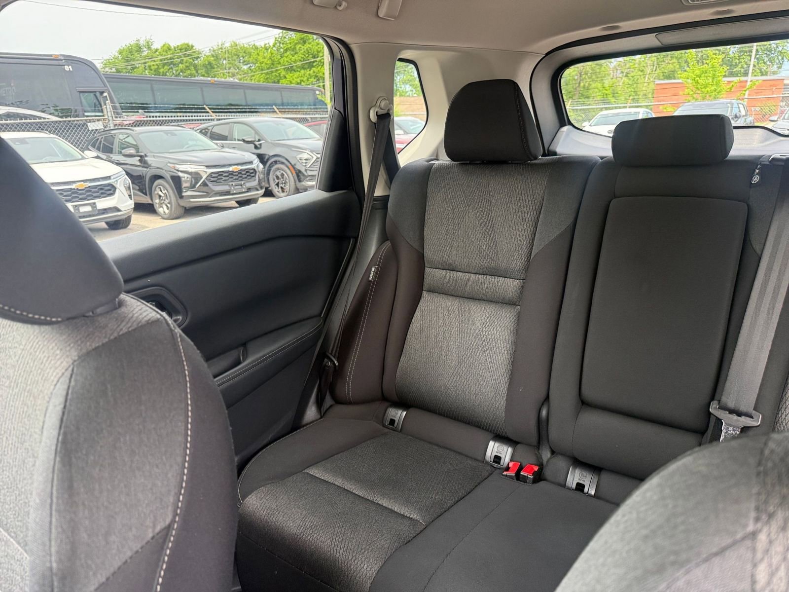 Used 2025 Nissan Rogue SV FWD image 40