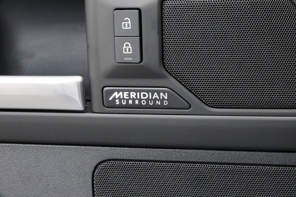New 2026 Land Rover Defender 110 X-Dynamic SE AWD/4WD image 14