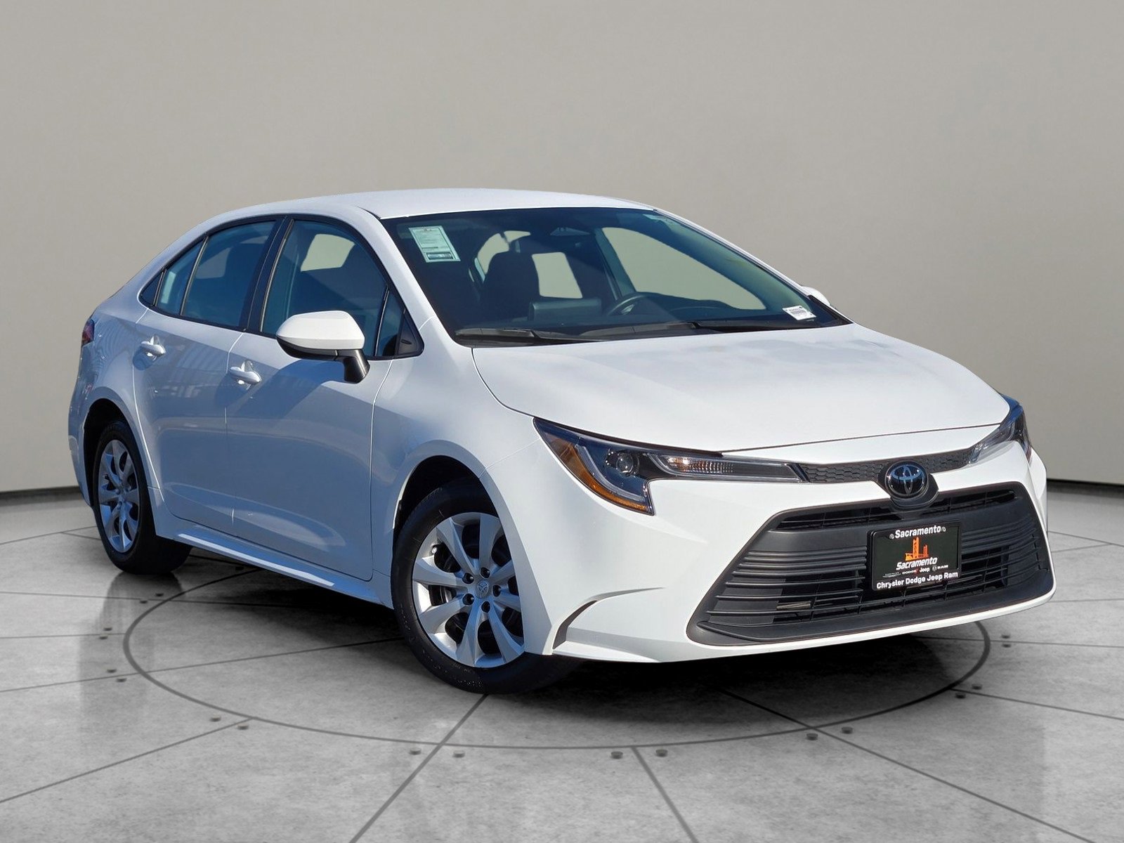 Used 2024 Toyota Corolla LE image 1