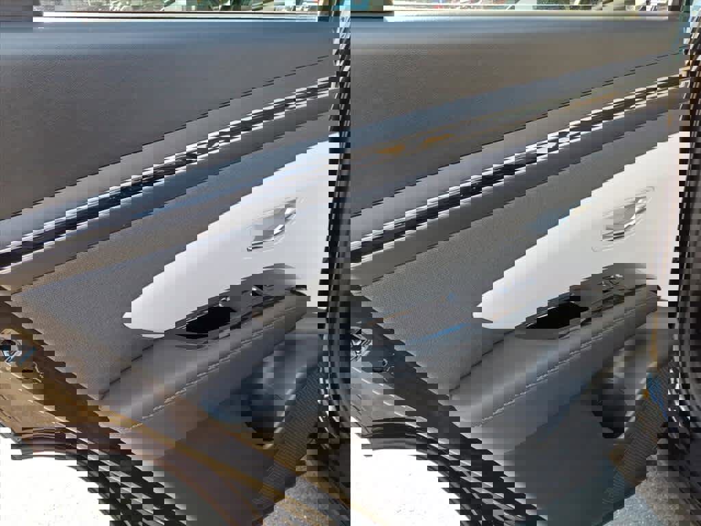 Used 2023 Hyundai Tucson Limited w/ Cargo Package image 12