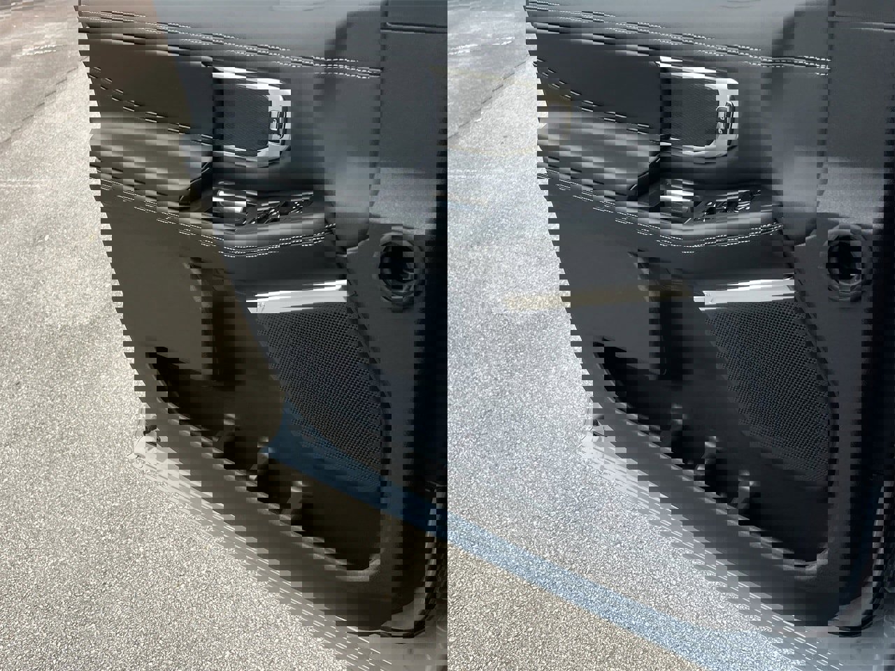 New 2025 Ford Expedition Platinum w/ Stealth Performance Package image 16