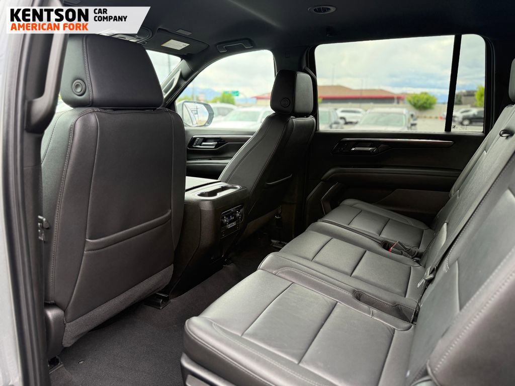 Used 2025 Chevrolet Suburban Z71 AWD/4WD image 37