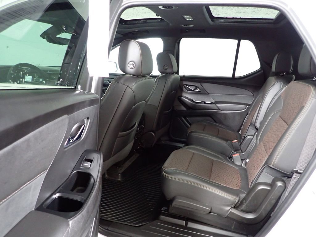 Used 2023 Chevrolet Traverse High Country image 34