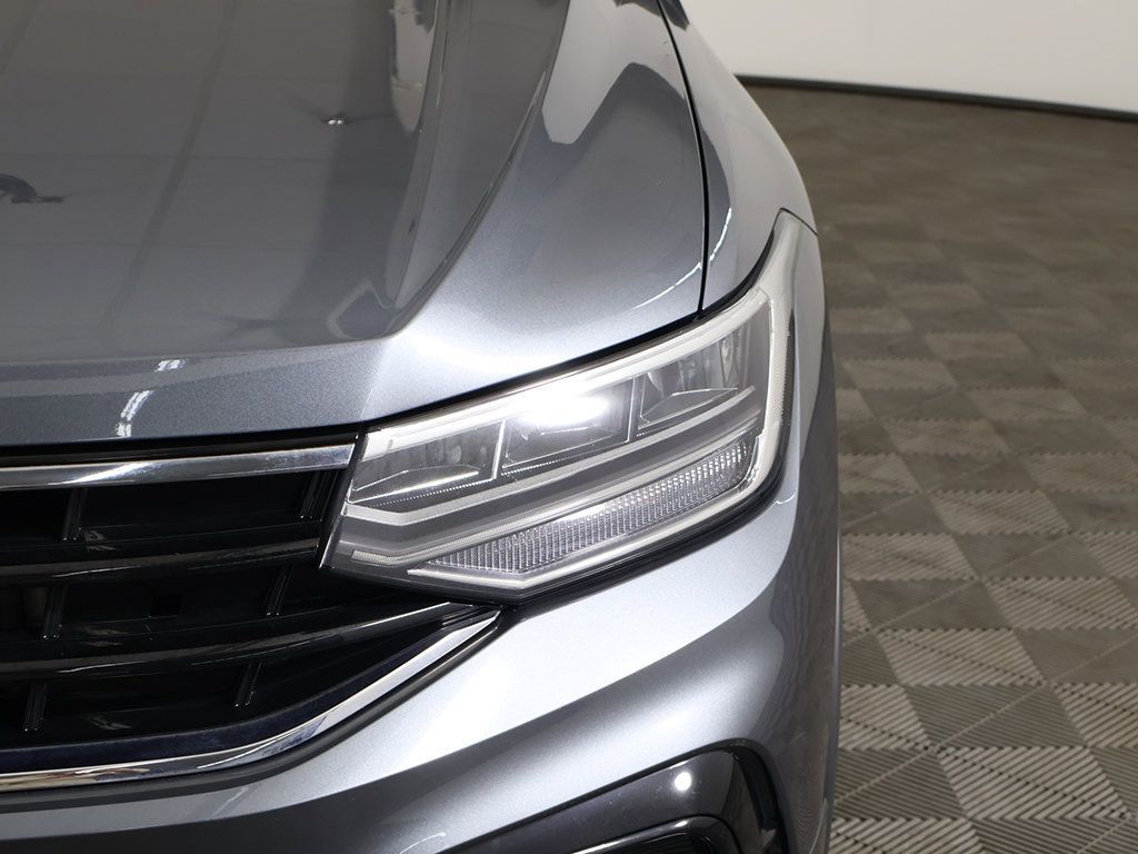 Certified 2023 Volkswagen Tiguan SE R-Line AWD/4WD image 15