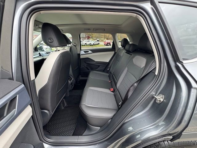 New 2026 Volkswagen Taos SE AWD/4WD image 9