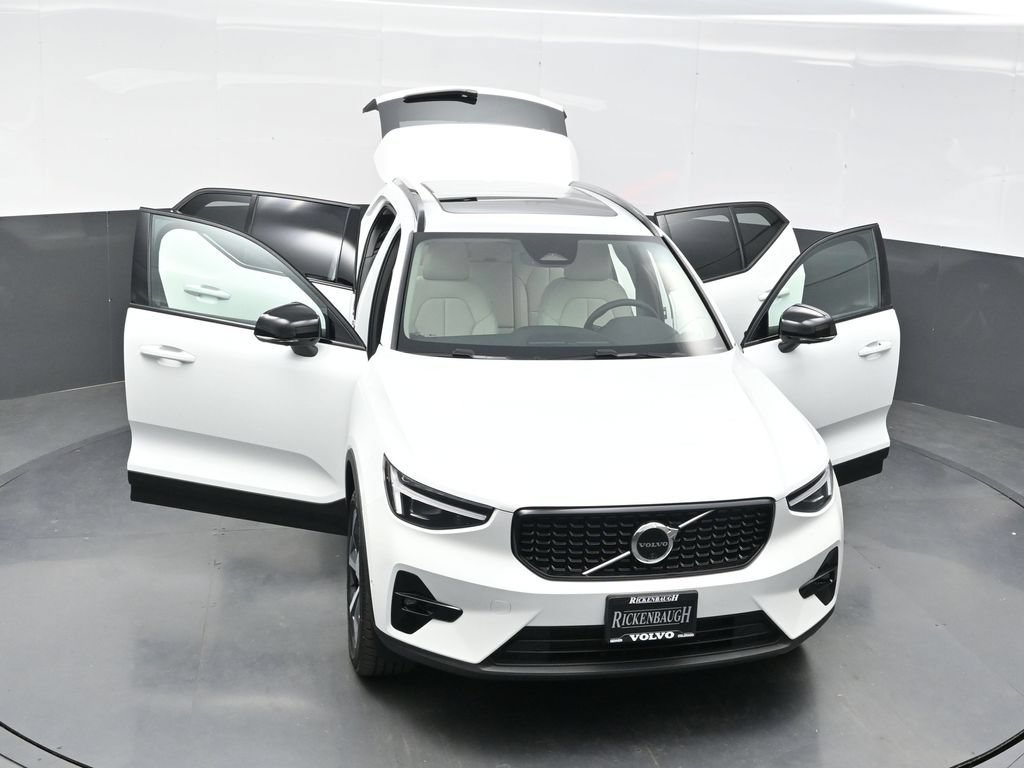 New 2026 Volvo XC40 B5 Plus w/ Climate Package AWD/4WD image 38