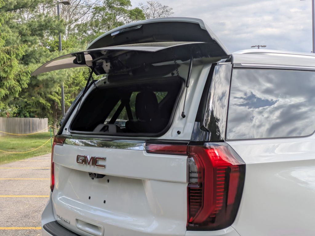 New 2026 GMC Yukon Elevation w/ Elevation Premium Package AWD/4WD image 29