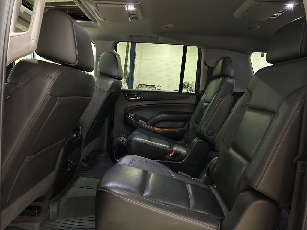 Used 2019 Chevrolet Suburban Premier image 33