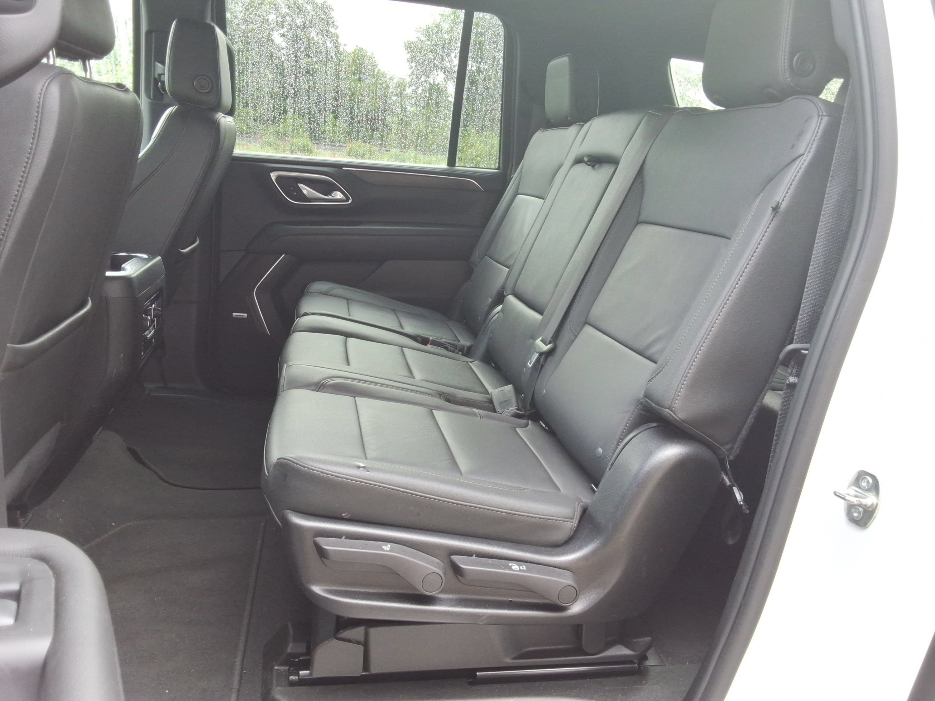 Used 2024 Chevrolet Suburban LT AWD/4WD image 29