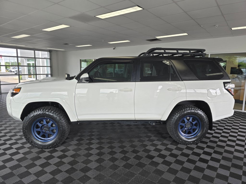 Used 2021 Toyota 4Runner TRD Off-Road Premium w/ Moonroof Package AWD/4WD image 6