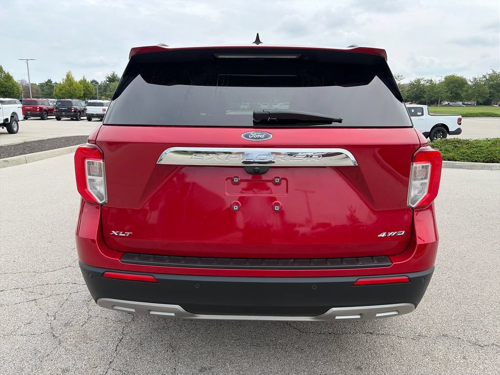 Used 2024 Ford Explorer XLT w/ Equipment Group 202A AWD/4WD image 6