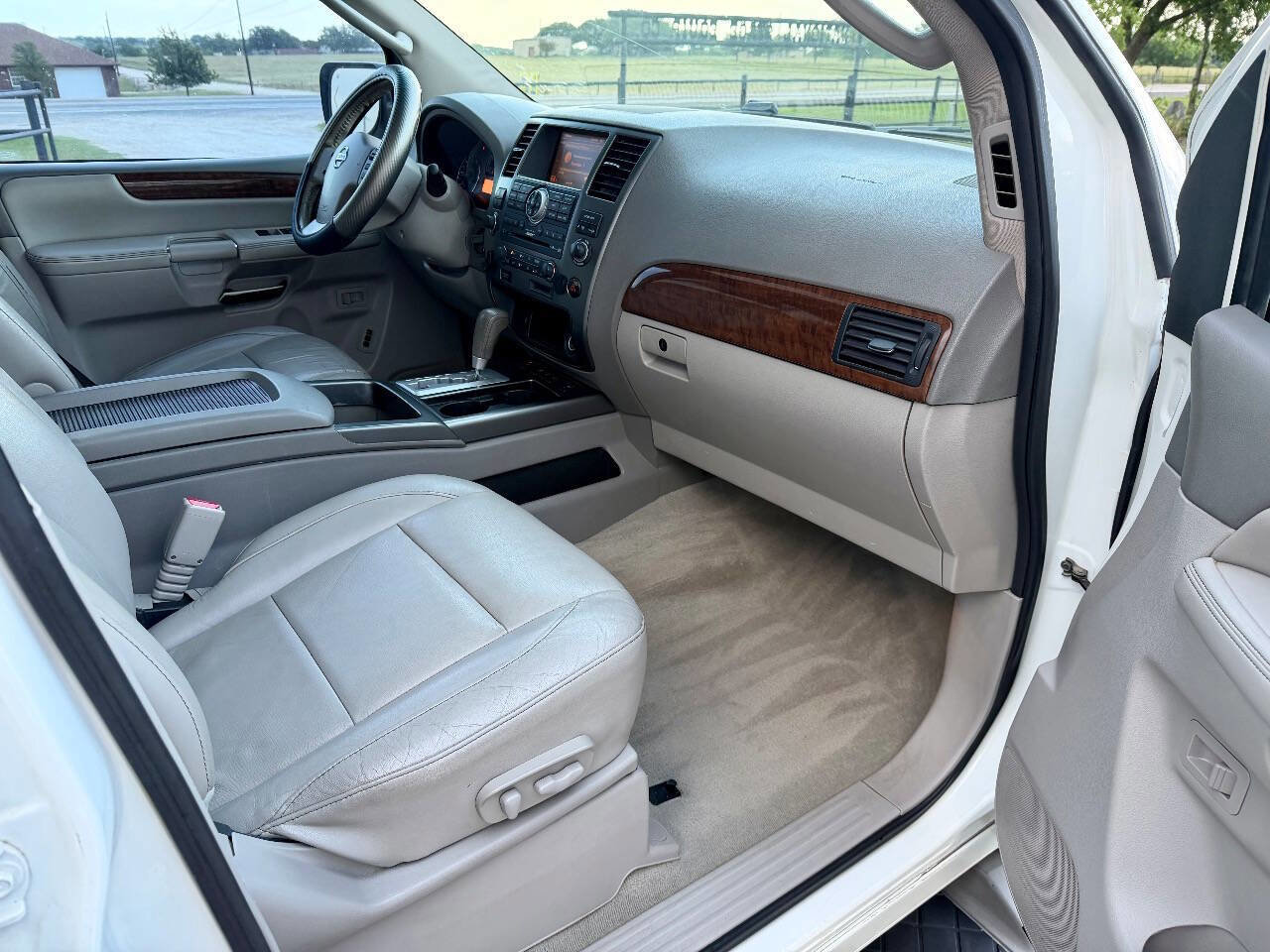 Used 2010 Nissan Armada Platinum RWD image 12