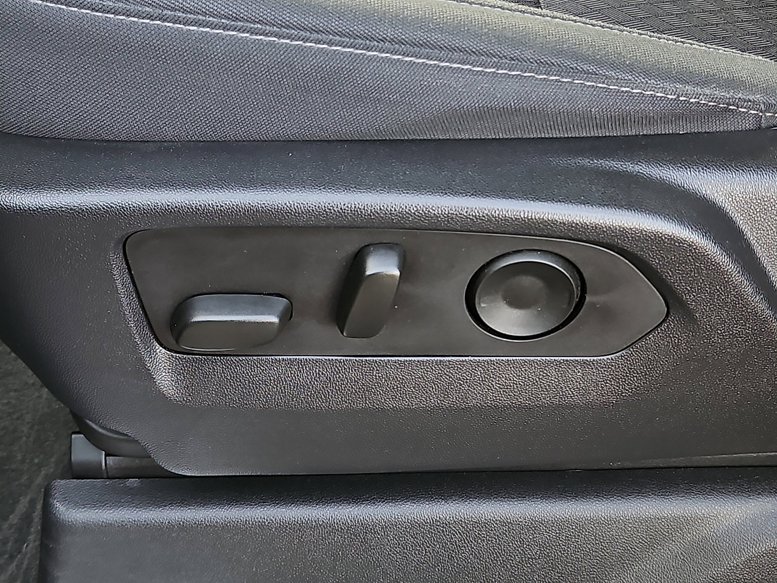 Certified 2023 Chevrolet Silverado 1500 LT image 25