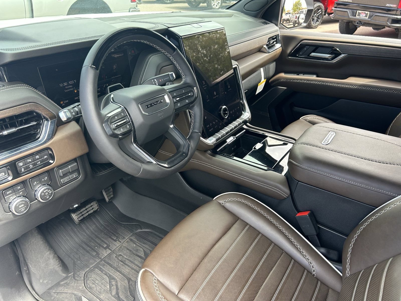 Certified 2026 GMC Yukon Denali Ultimate AWD/4WD image 25