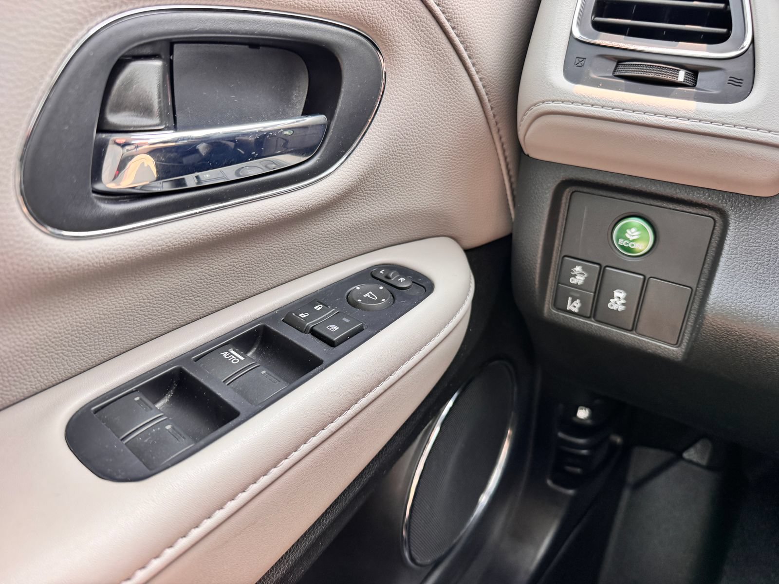 Used 2019 Honda HR-V EX-L image 14