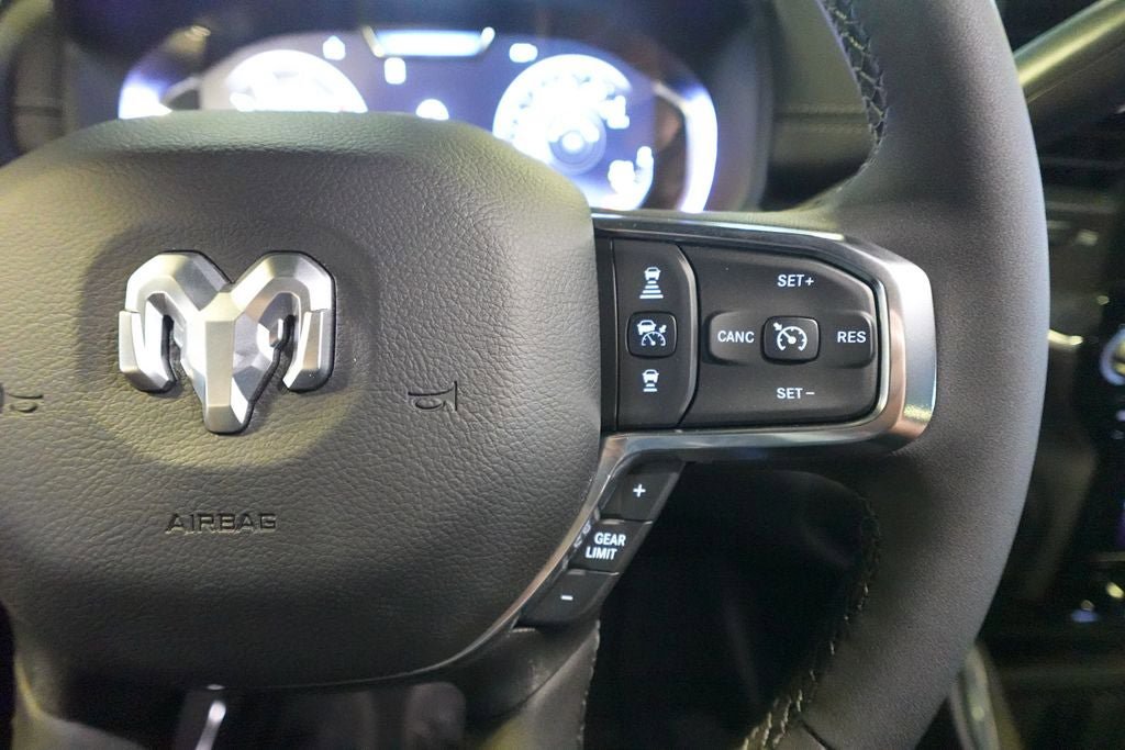 New 2026 RAM 2500 Laramie AWD/4WD image 13