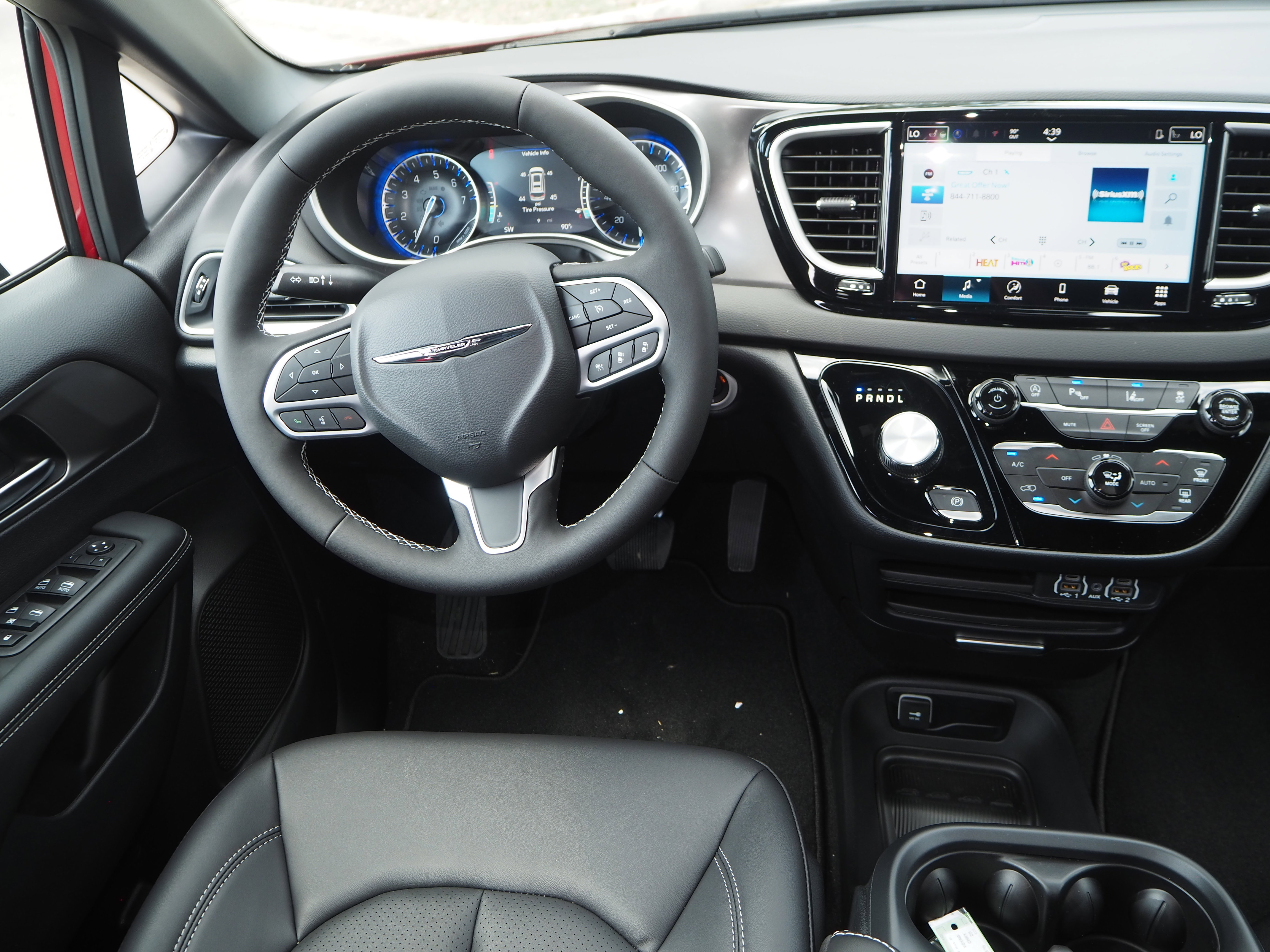 New 2025 Chrysler Voyager LX image 20