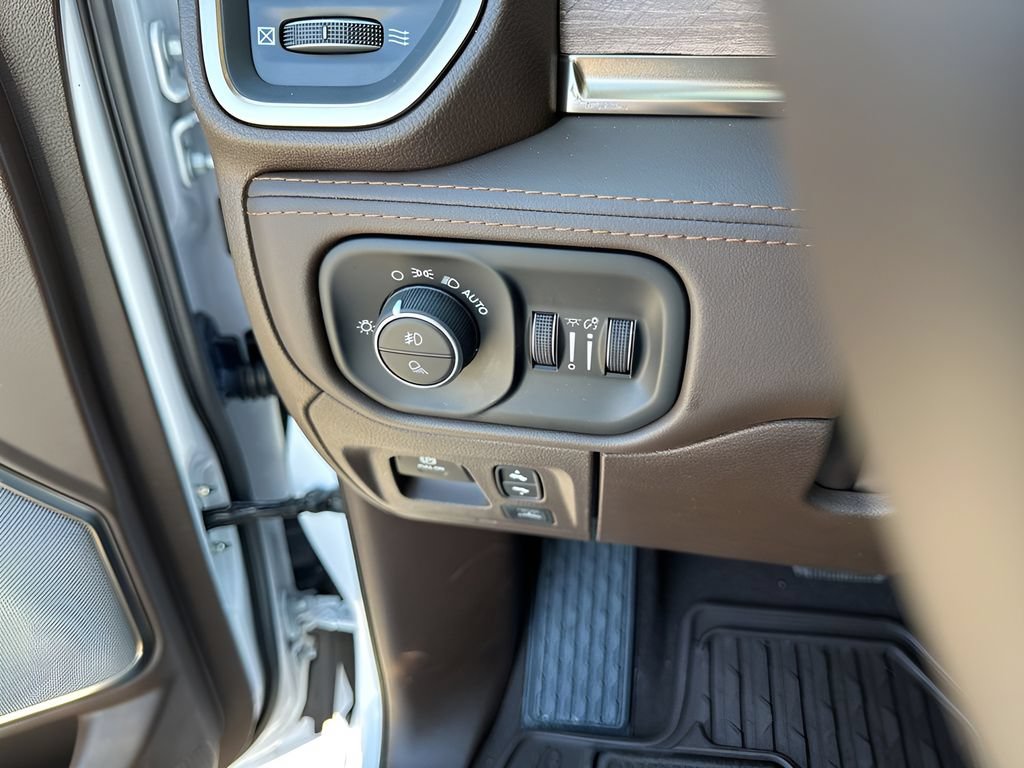New 2026 RAM 1500 Limited AWD/4WD image 29