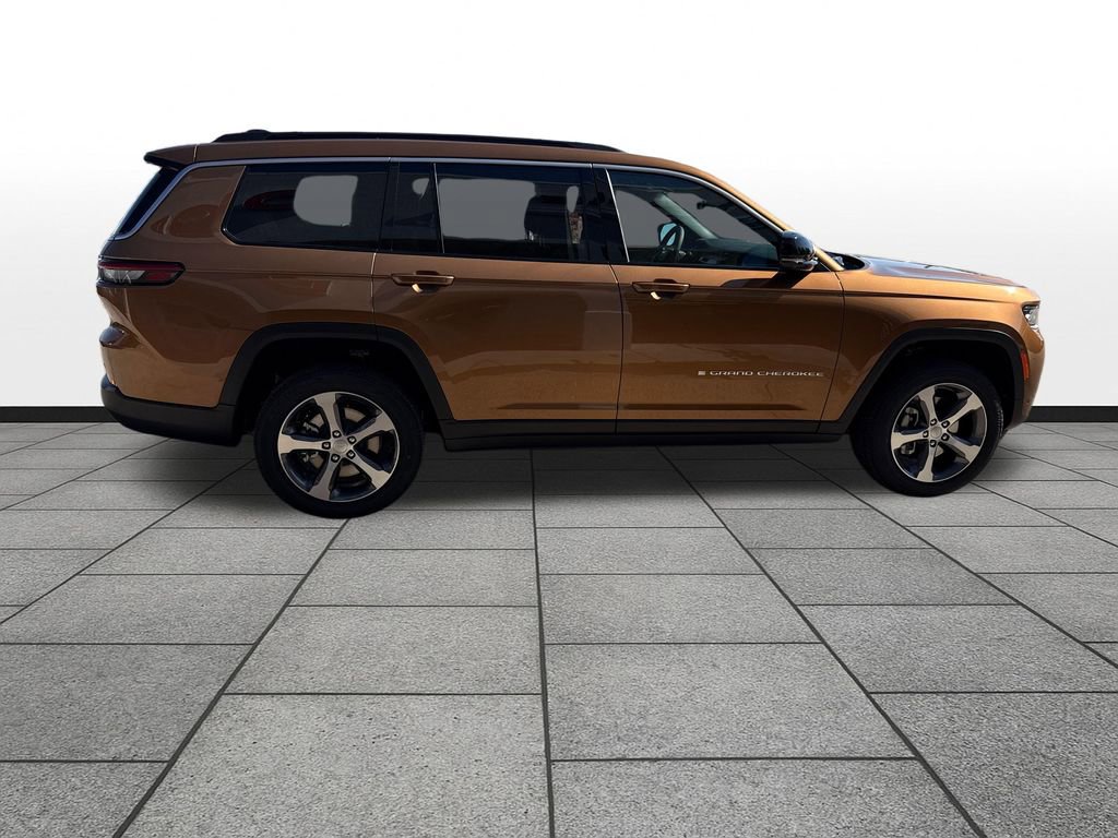 New 2026 Jeep Grand Cherokee L Limited w/ Luxury Tech Group II AWD/4WD image 6