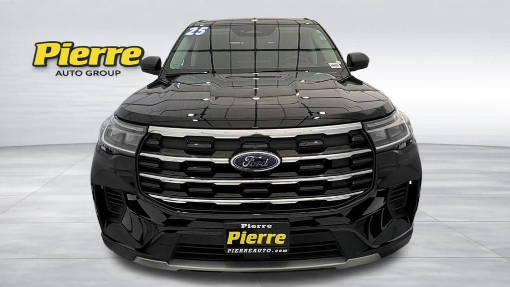 Used 2025 Ford Explorer Active AWD/4WD image 10