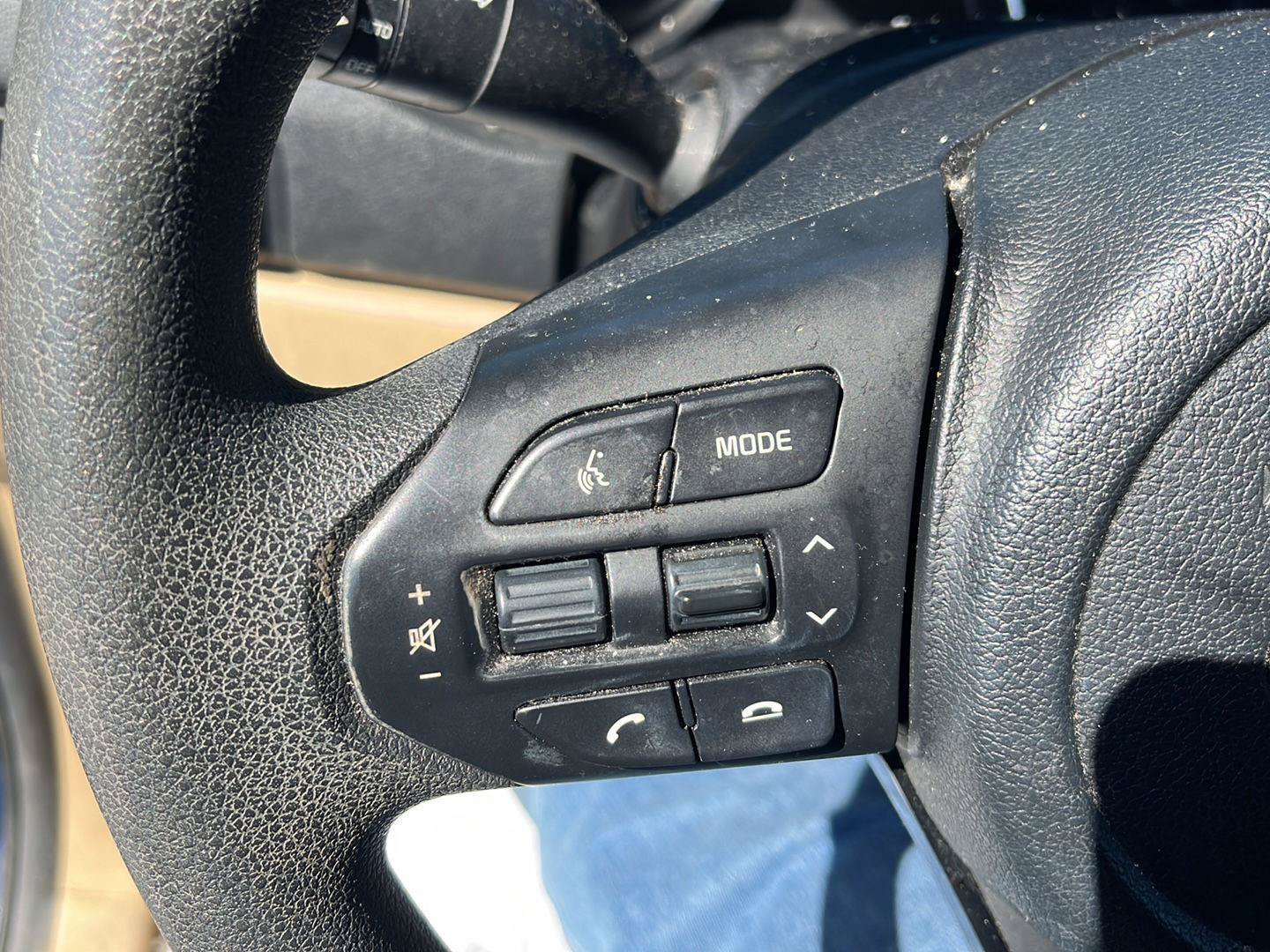 Used 2019 Kia Sedona LX FWD image 11