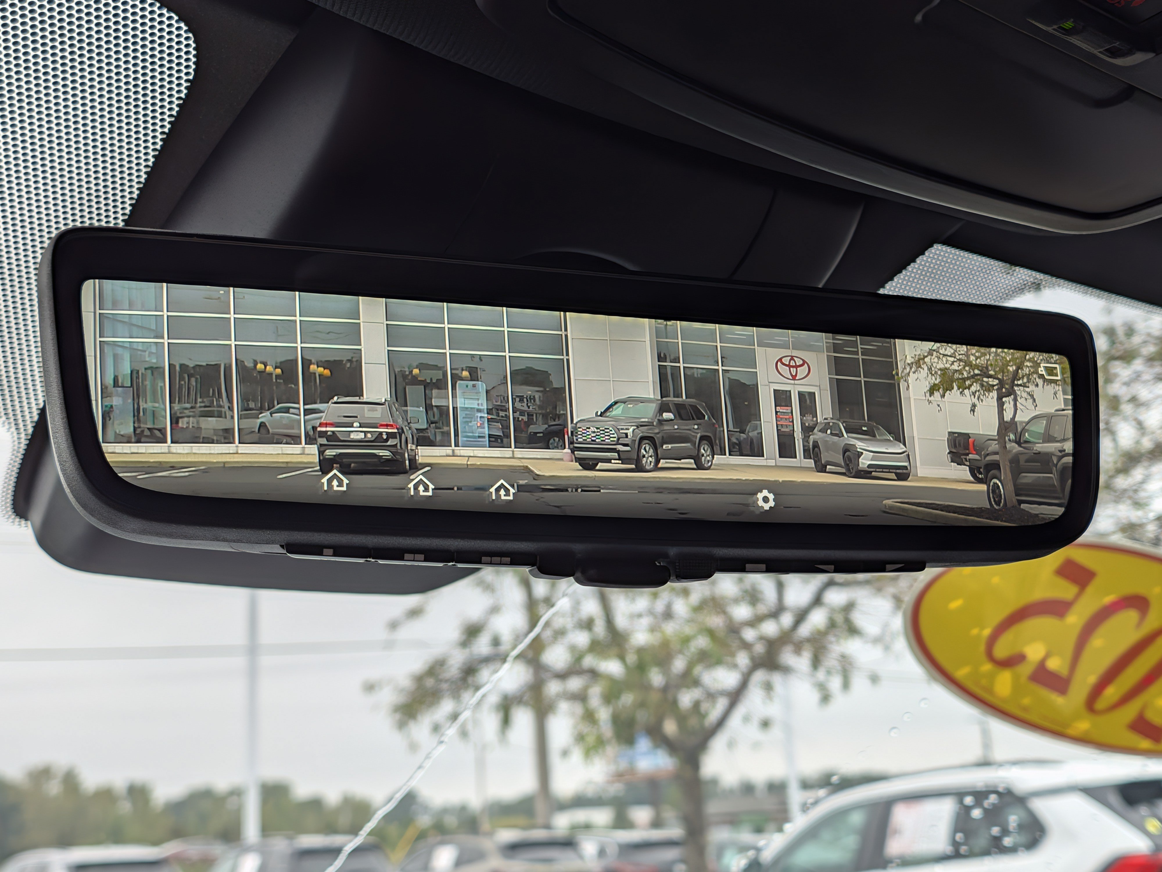 Used 2025 Toyota Sienna Platinum AWD/4WD image 41