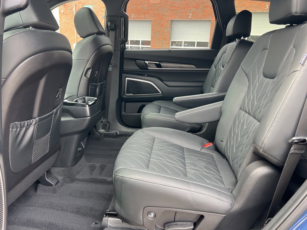 Certified 2025 Kia Telluride AWD image 25