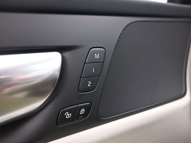 New 2026 Volvo V60 B5 Cross Country Plus w/ Protection Package Premier image 29