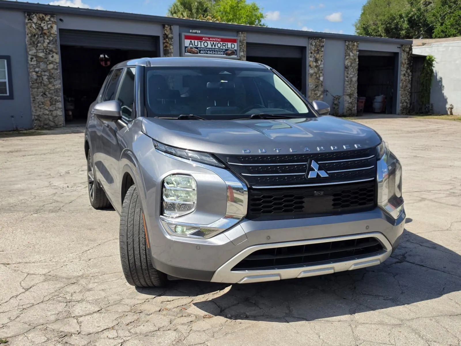 Used 2023 Mitsubishi Outlander SE FWD image 5