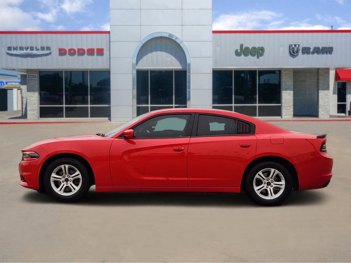 Used 2019 Dodge Charger SXT w/ Leather Interior Group RWD image 3