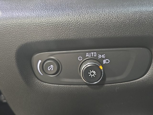 Used 2023 Chevrolet Traverse LT w/ LT Premium Package AWD/4WD image 30