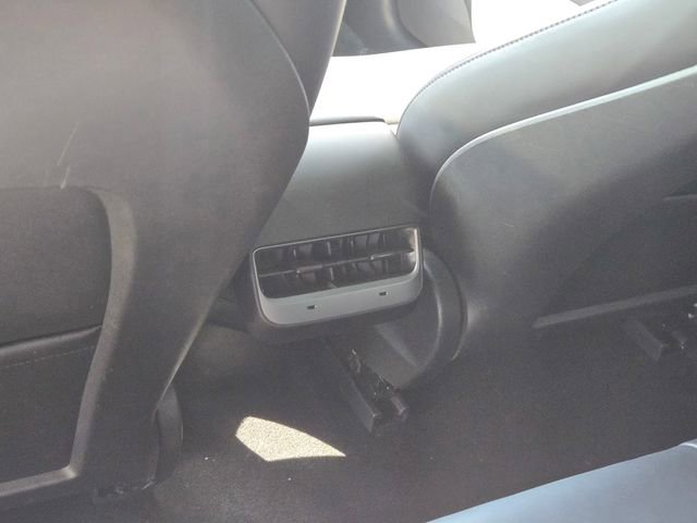 Used 2023 Tesla Model 3 Standard Range image 10
