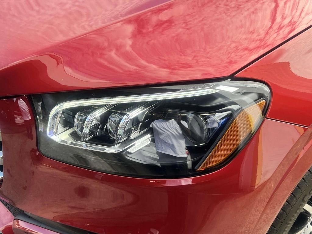 Used 2024 Mercedes-Benz GLS 580 4MATIC image 8