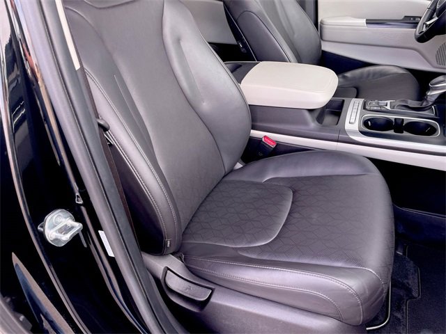 Used 2024 Kia Carnival LX image 24