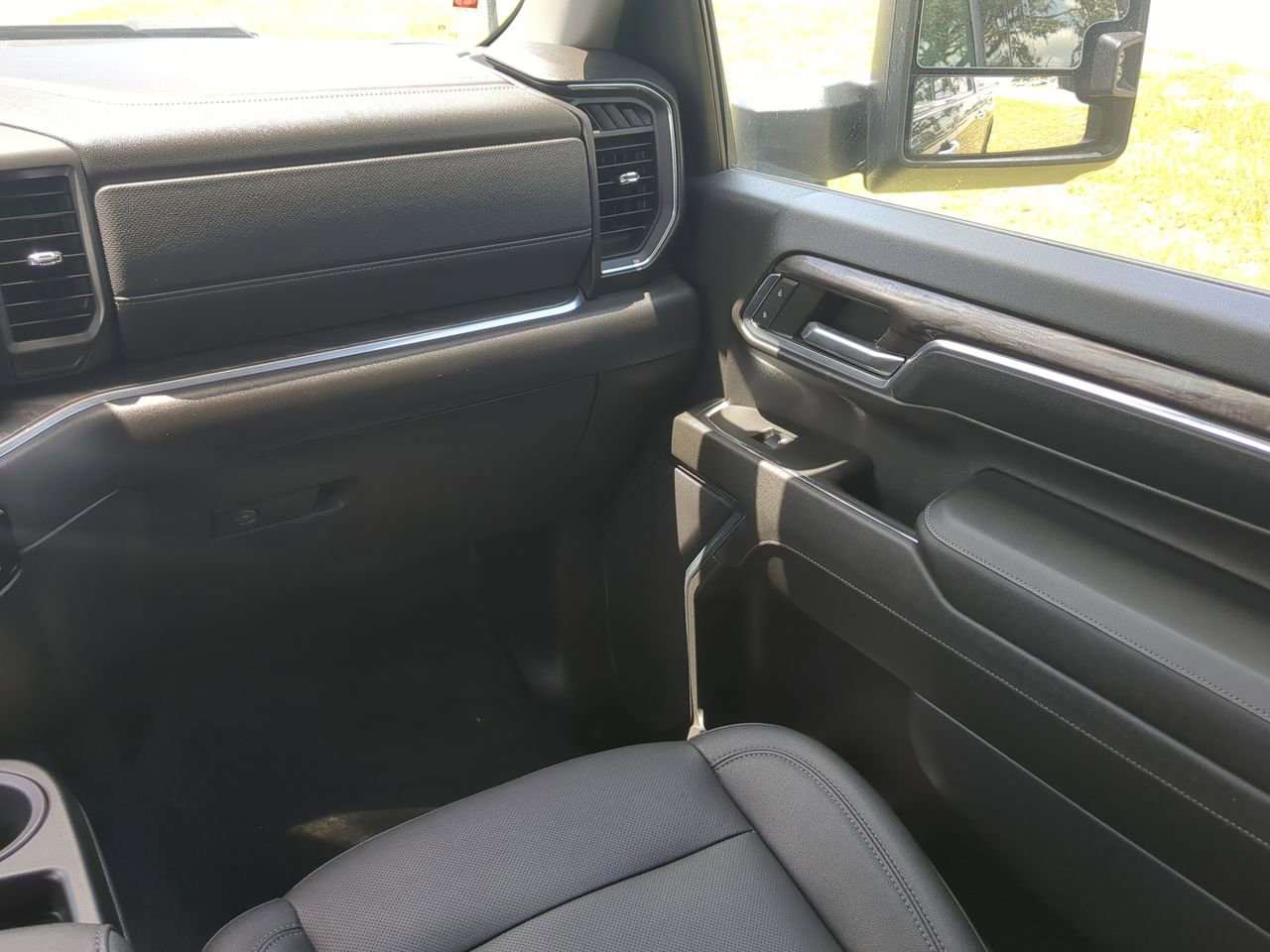 Certified 2024 Chevrolet Silverado 2500 LTZ image 17