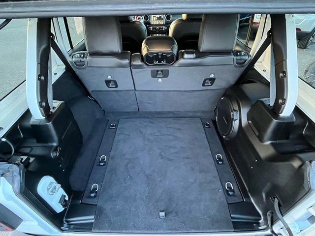 Used 2020 Jeep Wrangler Unlimited Sahara image 29