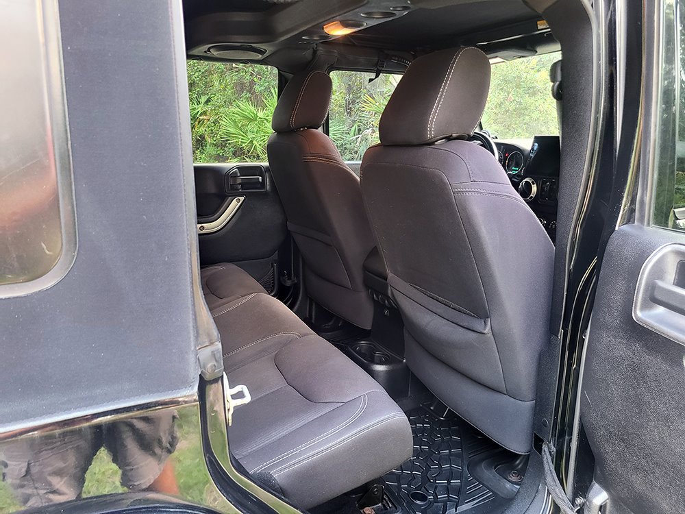 Used 2013 Jeep Wrangler Unlimited Sahara w/ Dual Top Group AWD/4WD image 17